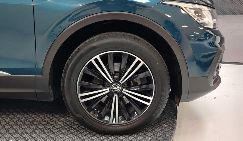 								Volkswagen Tiguan full									