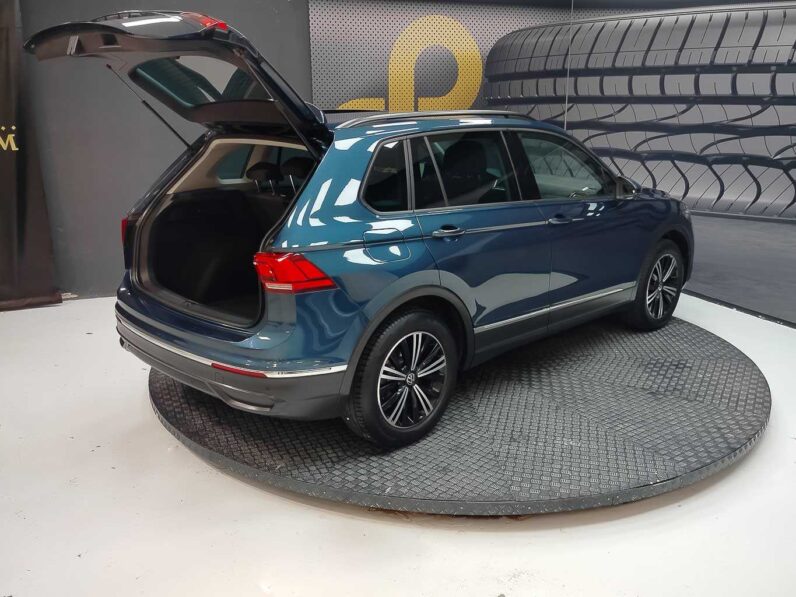 								Volkswagen Tiguan full									