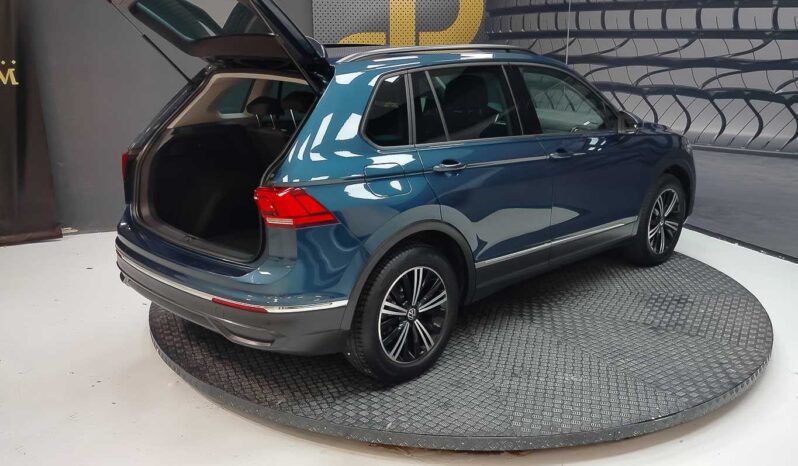 								Volkswagen Tiguan full									