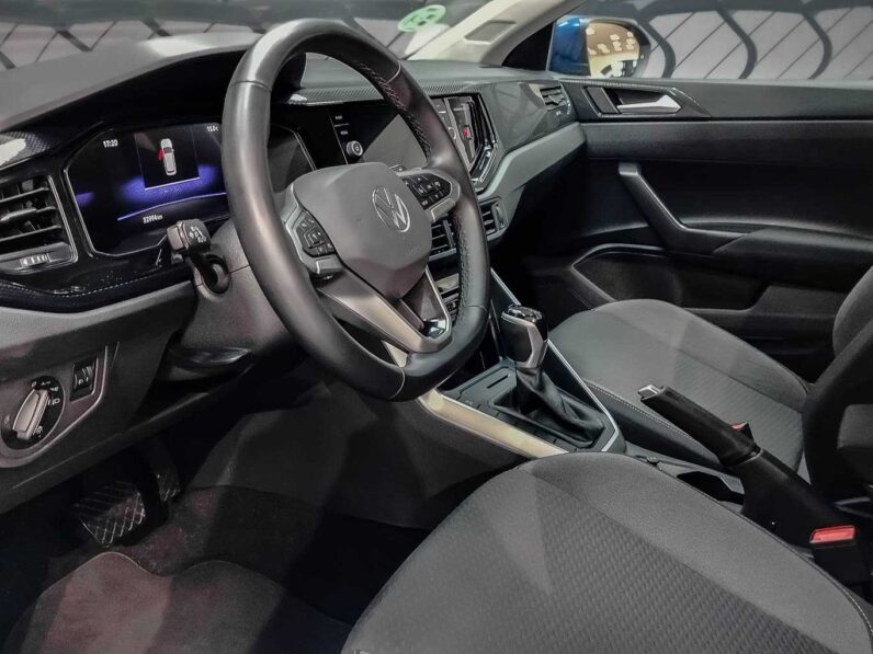 
								Volkswagen Taigo full									