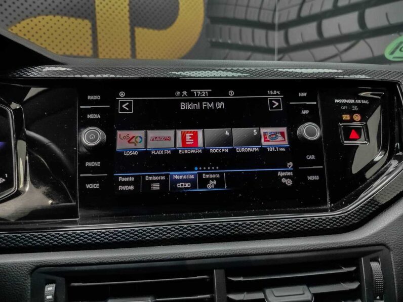 
								Volkswagen Taigo full									