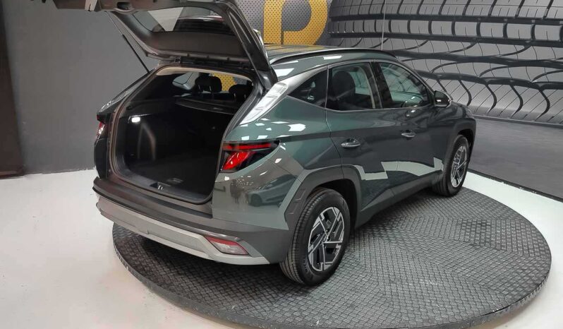 
								Hyundai Tucson full									