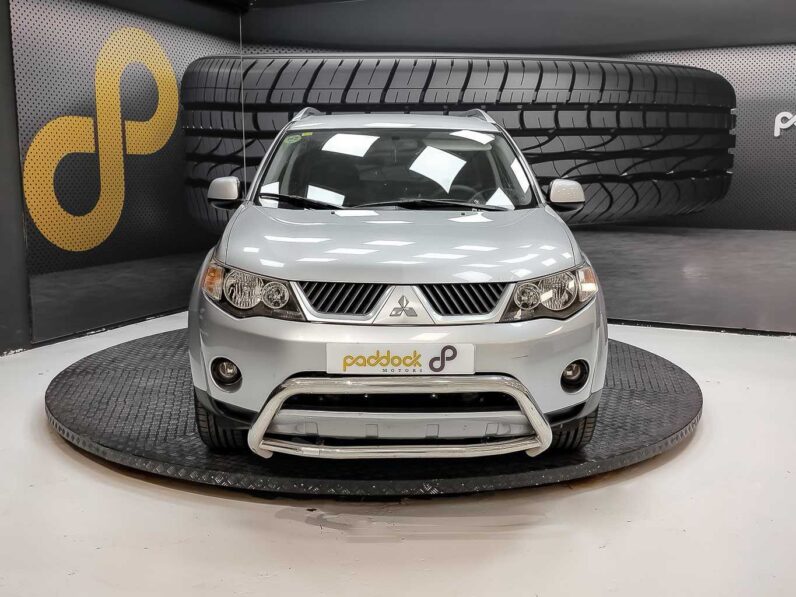 
								Mitsubishi Outlander full									