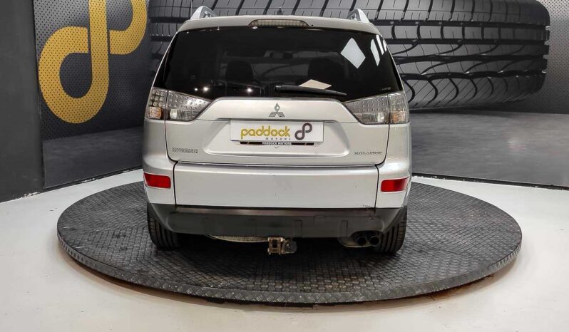 
								Mitsubishi Outlander full									