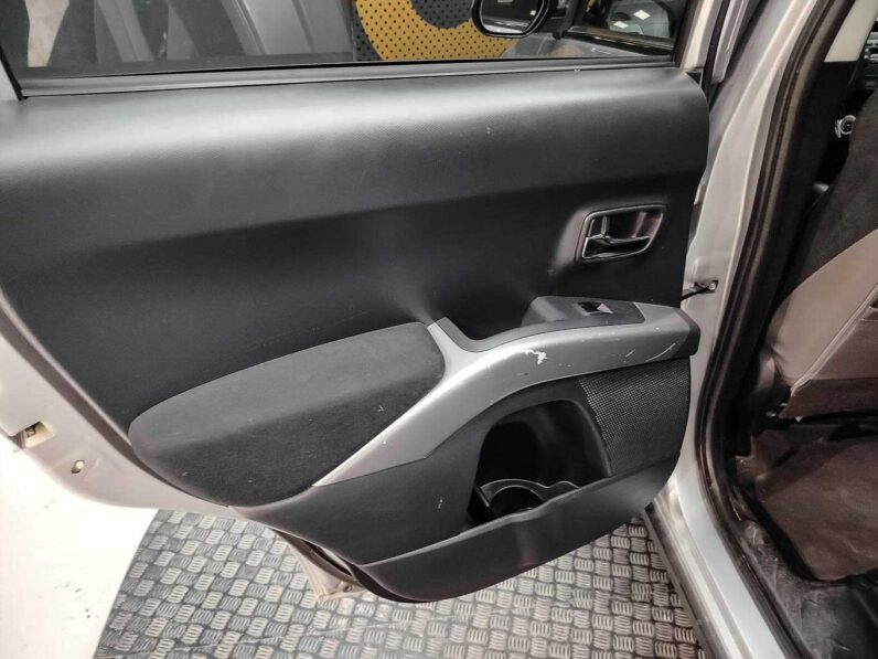 
								Mitsubishi Outlander full									