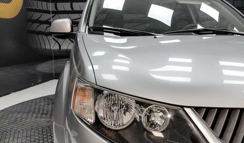 
								Mitsubishi Outlander full									