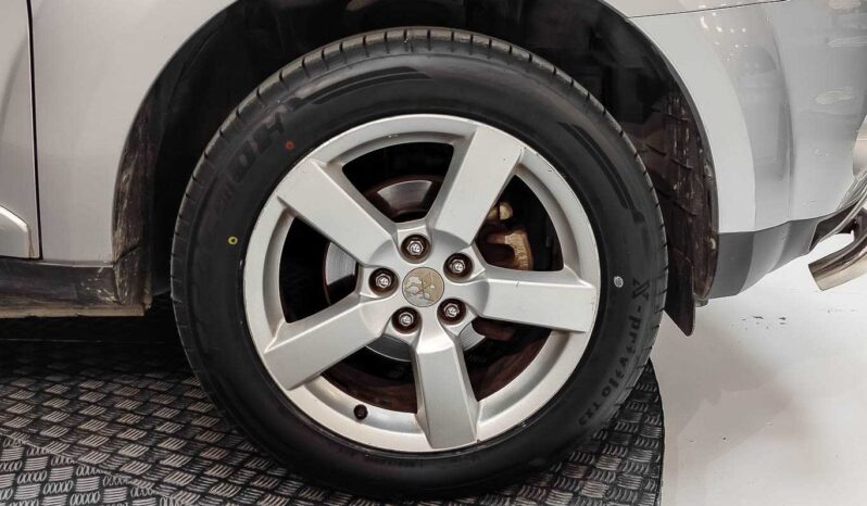 
								Mitsubishi Outlander full									