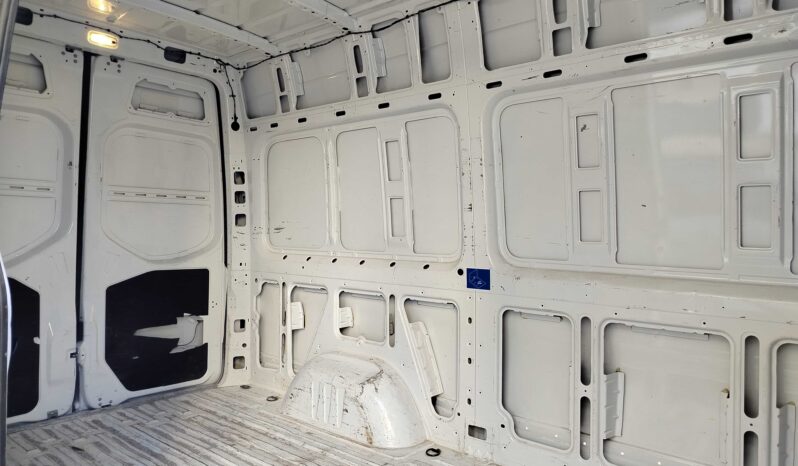 
								MercedesBenz Sprinter full									