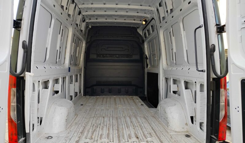 
								MercedesBenz Sprinter full									