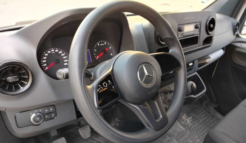 
								MercedesBenz Sprinter full									