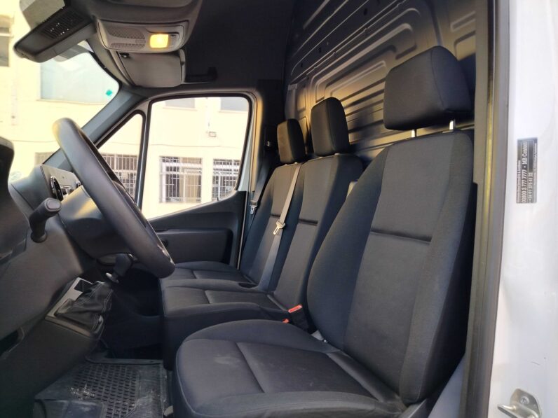 
								MercedesBenz Sprinter full									