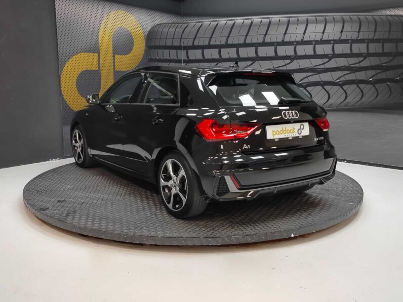 
								Audi A1 full									