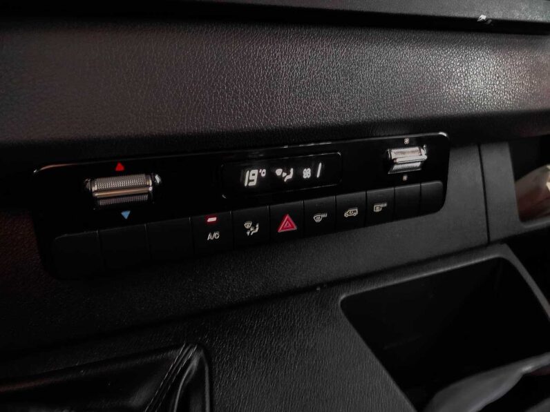 
								MercedesBenz Sprinter full									