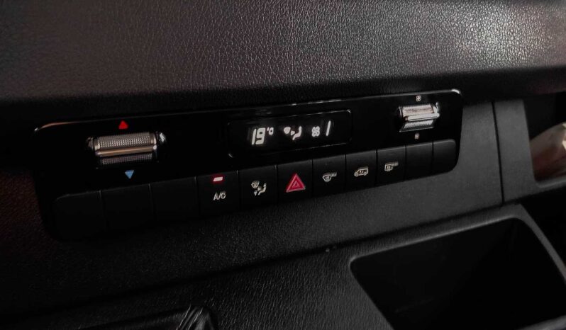 
								MercedesBenz Sprinter full									