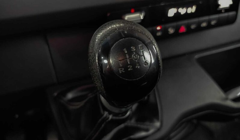 
								MercedesBenz Sprinter full									