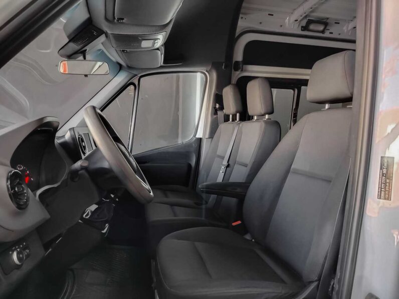 
								MercedesBenz Sprinter full									