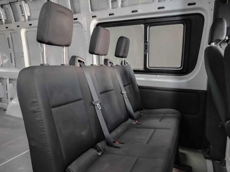 
								MercedesBenz Sprinter full									