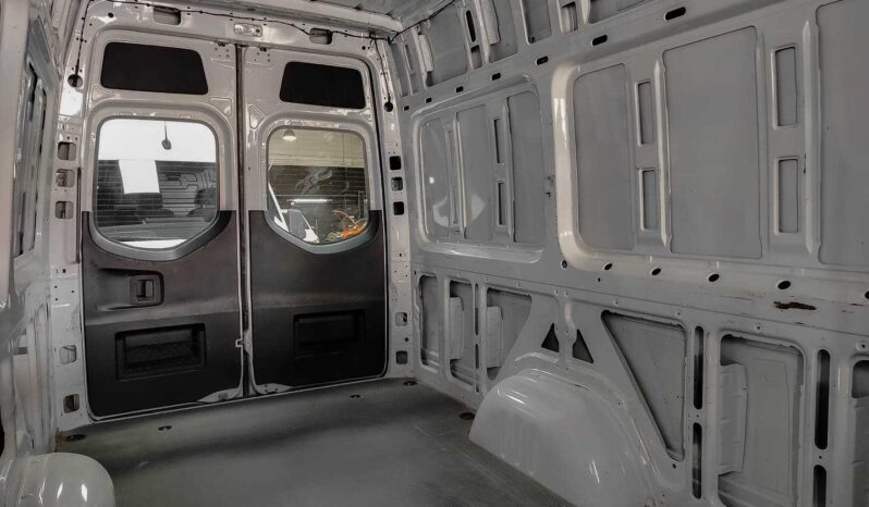 
								MercedesBenz Sprinter full									