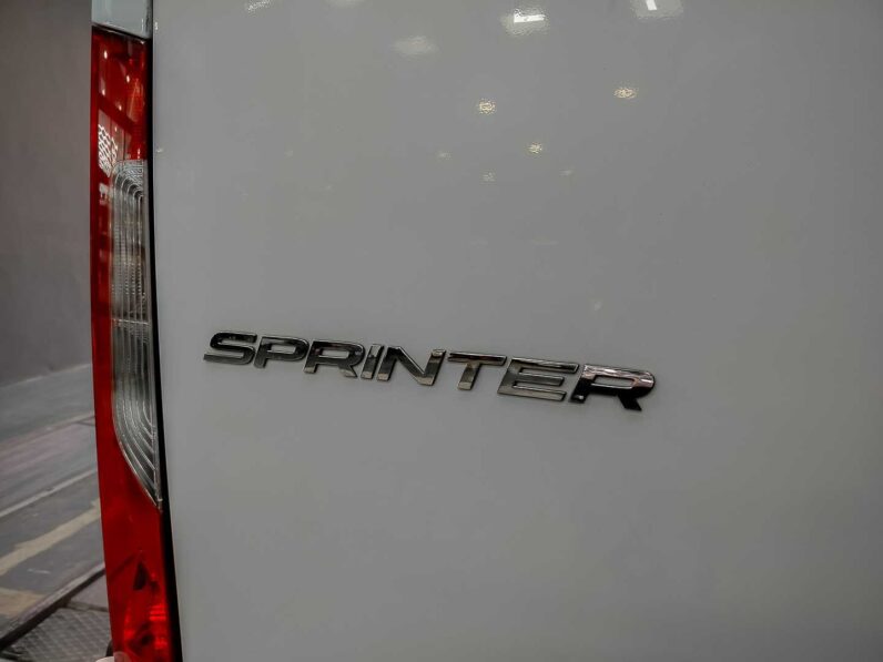 
								MercedesBenz Sprinter full									