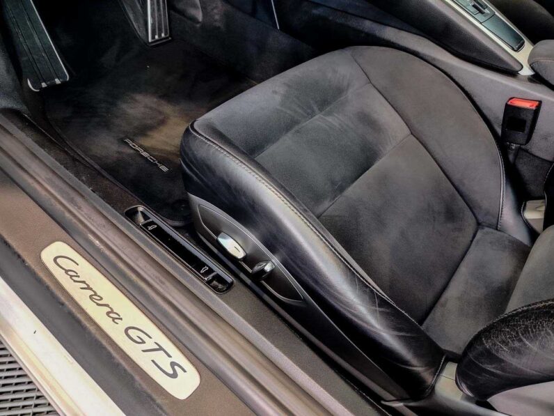 
								Porsche 911 full									