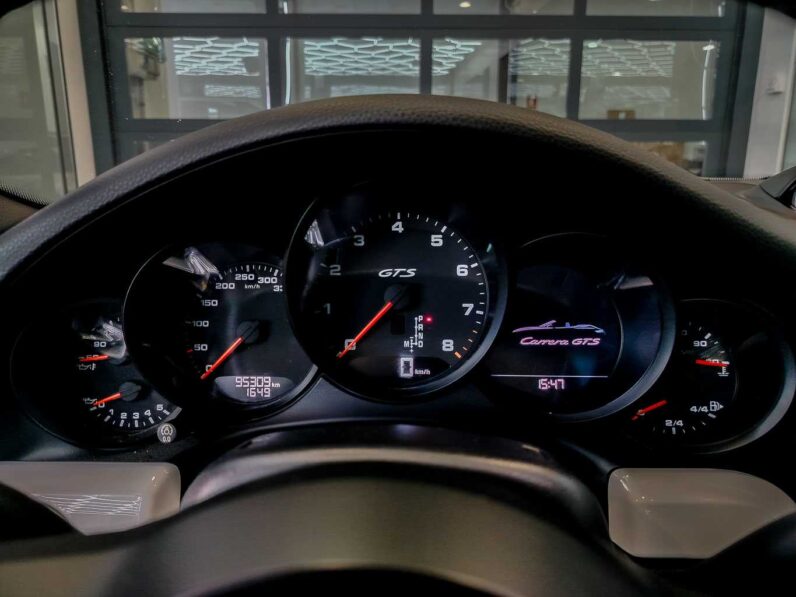 
								Porsche 911 full									