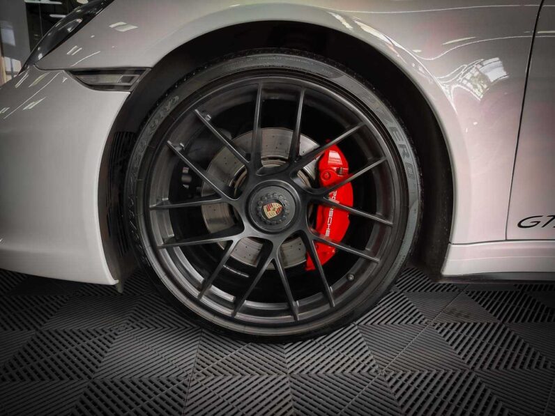 
								Porsche 911 full									