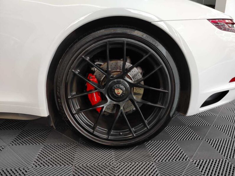 
								Porsche 911 full									