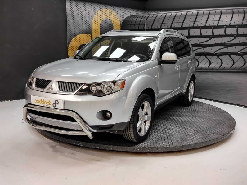 
								Mitsubishi Outlander full									