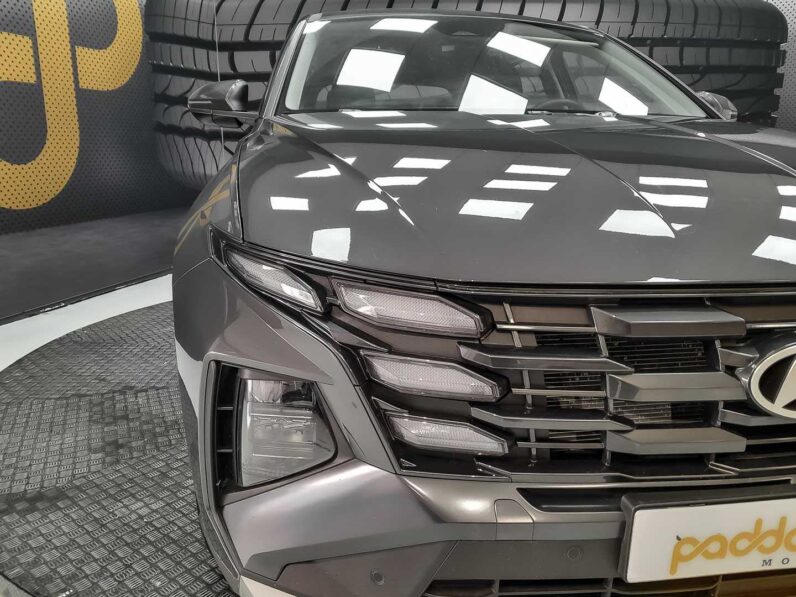 
								Hyundai Tucson full									