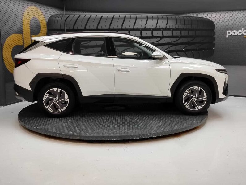 
								Hyundai Tucson full									