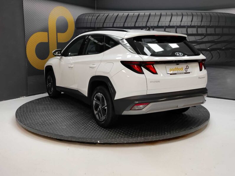 
								Hyundai Tucson full									