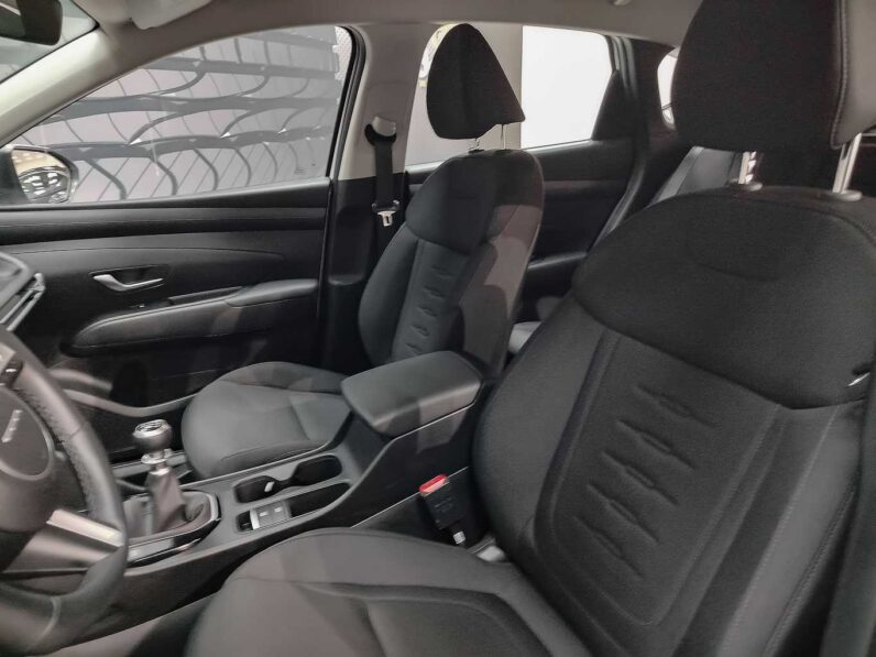 
								Hyundai Tucson full									