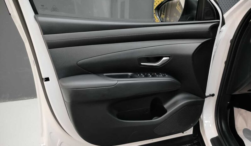 
								Hyundai Tucson full									
