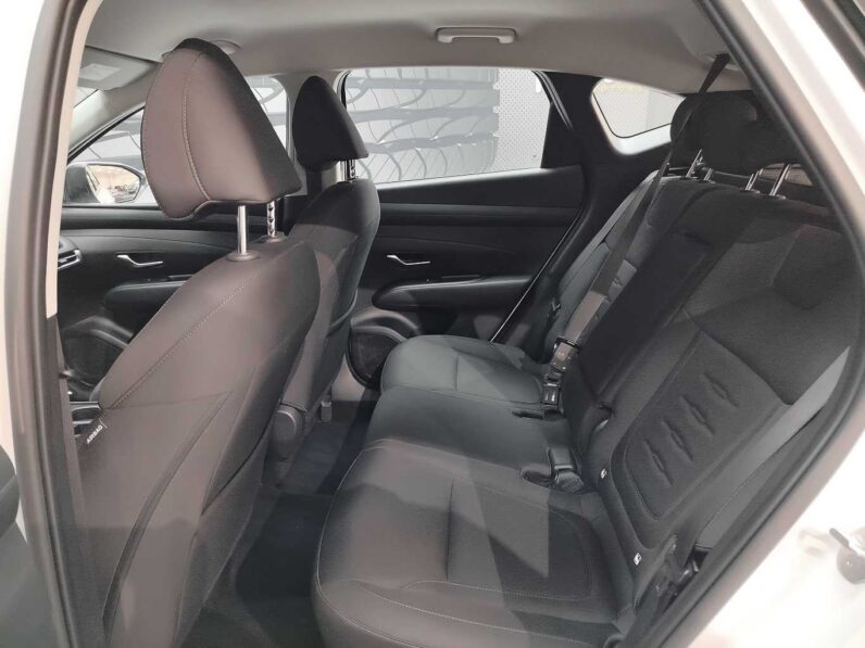 
								Hyundai Tucson full									