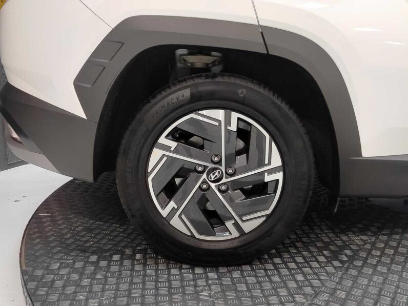 
								Hyundai Tucson full									