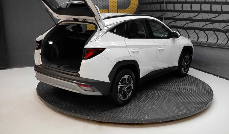 
								Hyundai Tucson full									
