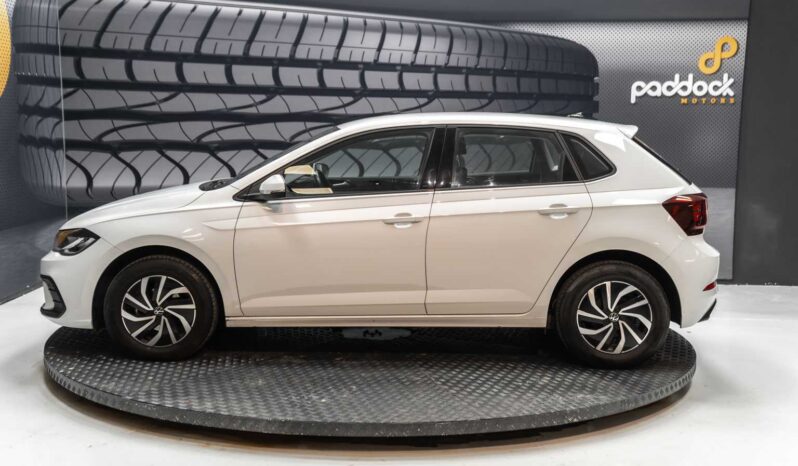 
								Volkswagen Polo full									