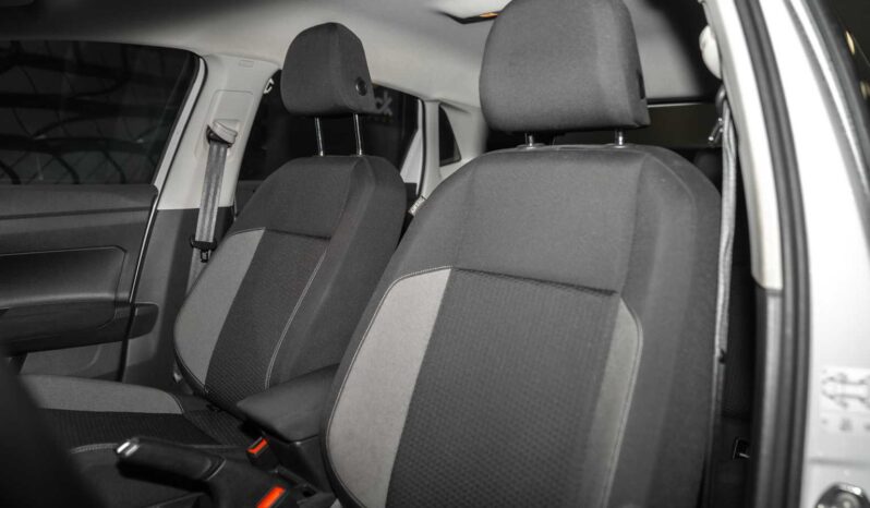 
								Volkswagen Polo full									