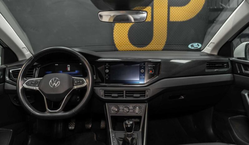 
								Volkswagen Polo full									