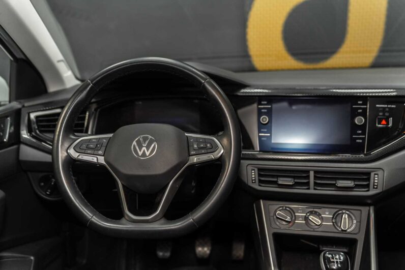 
								Volkswagen Polo full									