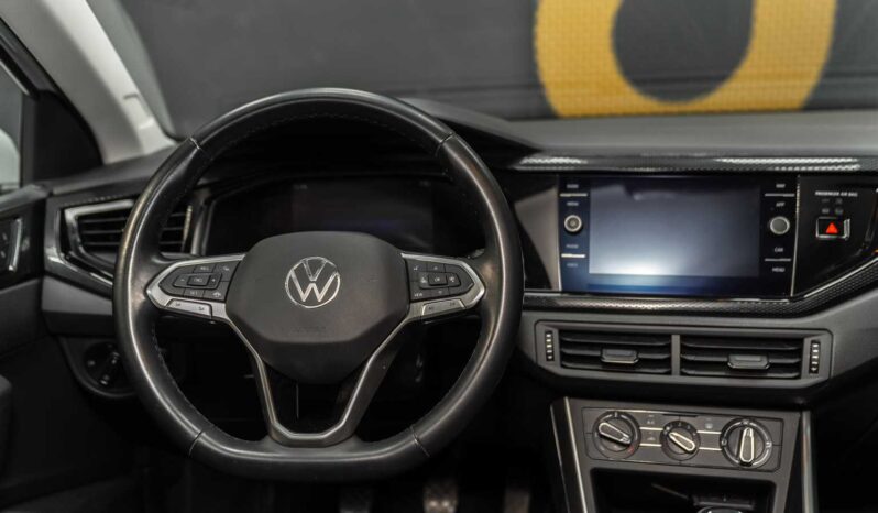 
								Volkswagen Polo full									