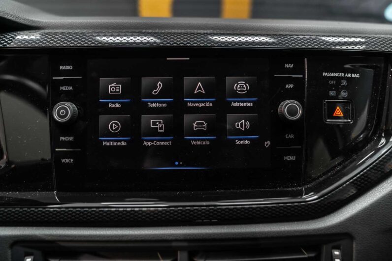 
								Volkswagen Polo full									