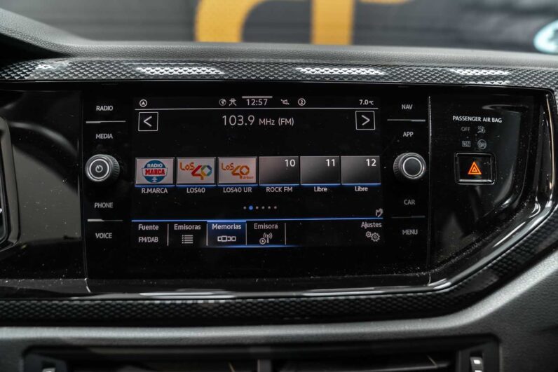 
								Volkswagen Polo full									