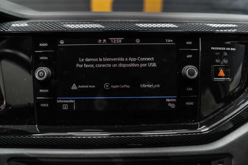 
								Volkswagen Polo full									