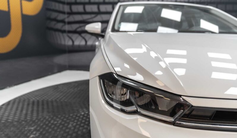 
								Volkswagen Polo full									