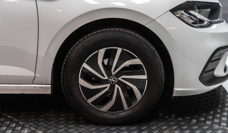 
								Volkswagen Polo full									