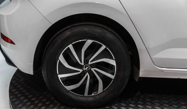 
								Volkswagen Polo full									