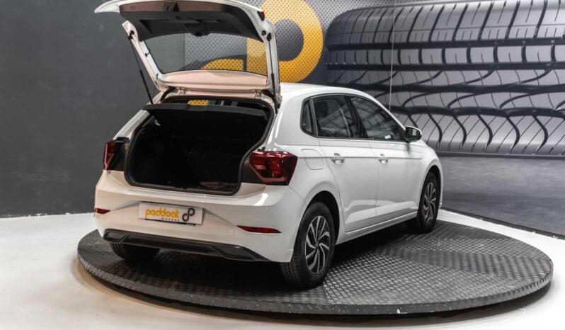 
								Volkswagen Polo full									