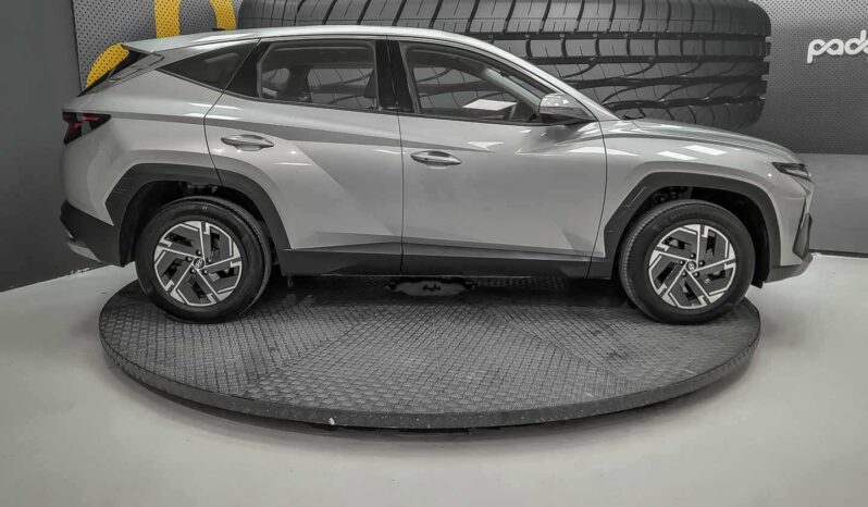 
								Hyundai Tucson full									