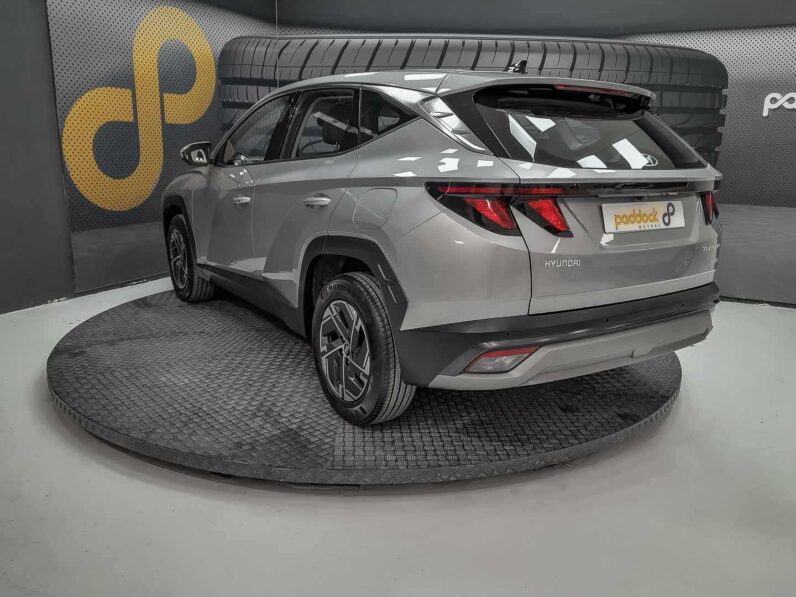 
								Hyundai Tucson full									